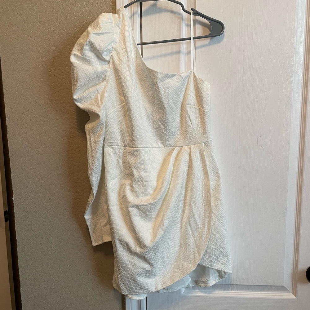 White one shoulder snake skin mini dress